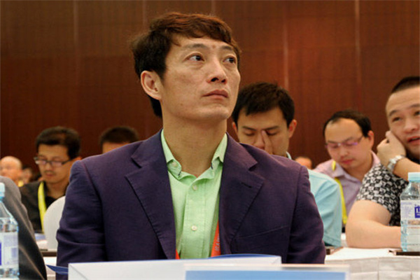 国际原油期货：金投网深度解析及投资策略