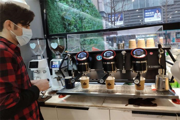 澳大利亚S&PASX200指数涨超2%报749250点